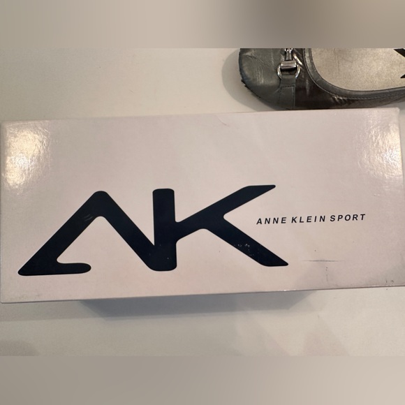 Pewter gray flats Ann Klein ** AS IS** - Picture 8 of 10